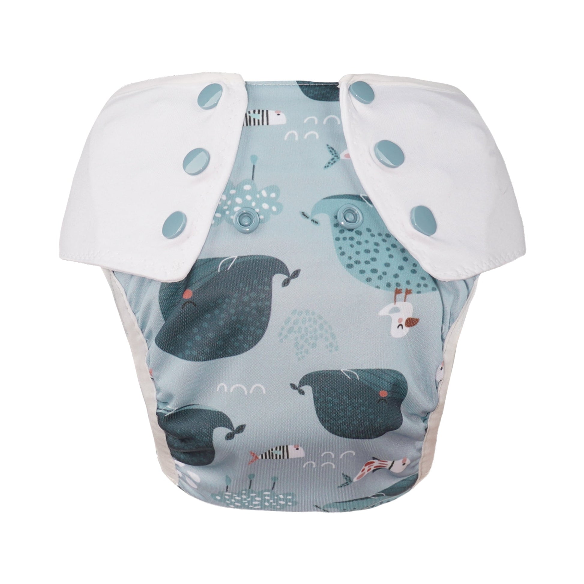 Der Lumina Pull-me-Up All in One Windel One-Size zeichnet sich durch ein skurriles blaues und blaugrünes Vogelmuster, weiße verstellbare Seitenklappen, blaue Druckknöpfe und hohes Saugvolumen für Komfort aus.