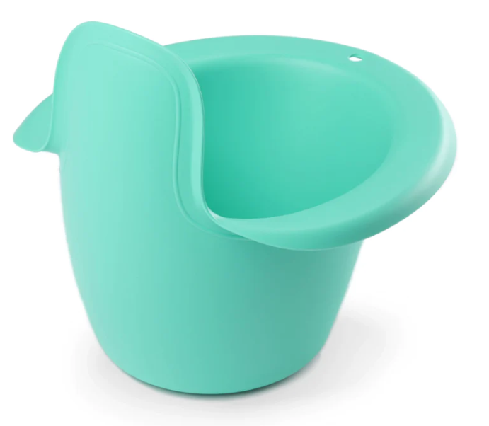 Der Easypisi - Das Windelfreitöpfchen von Easy Pisi ist ein türkisfarbener, ovaler Kunststoffeimer mit breitem, geschwungenem Rand, kleiner Tülle zum einfachen Ausgießen beim Abhalten des Babys und praktischem Pipi-Schild.