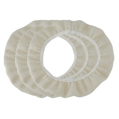 Drei runde, cremefarbene Easypisi - Stoffüberzüge für Windelfreitöpfchen von Easy Pisi aus Öko-Tex Standard Material mit elastischen Rändern liegen flach und überlappend auf weißem Grund.